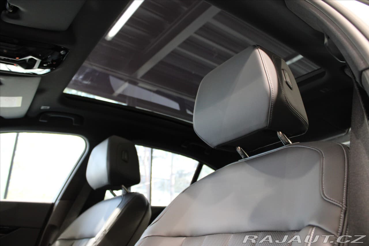 2025 BMW 5-Series - 12