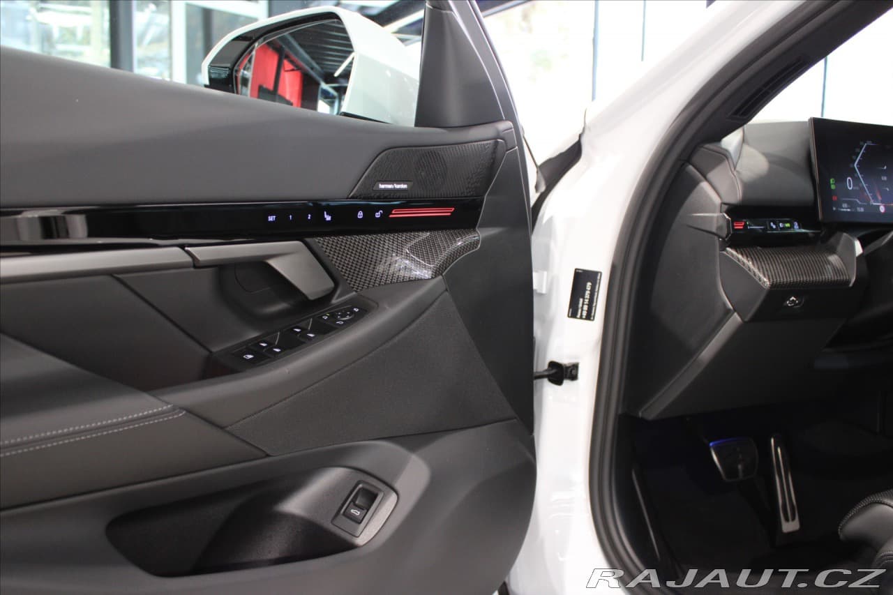 2025 BMW 5-Series - 13