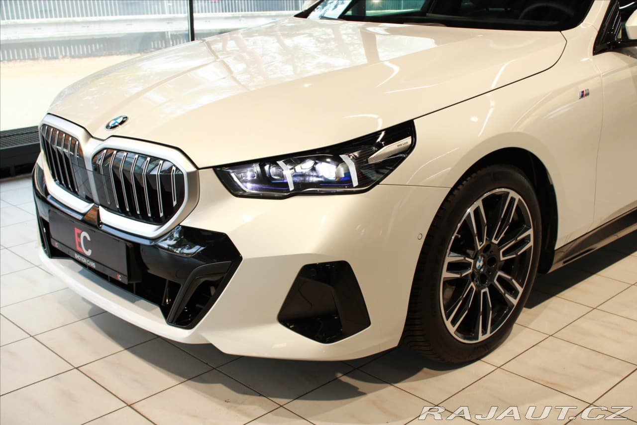 2025 BMW 5-Series - 7