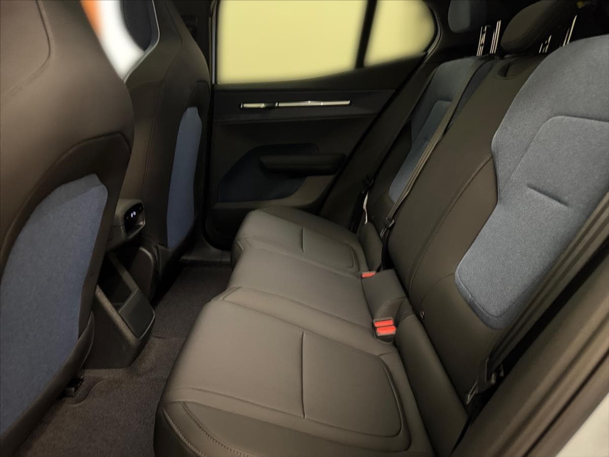 2025 Volvo Ex30 - 11