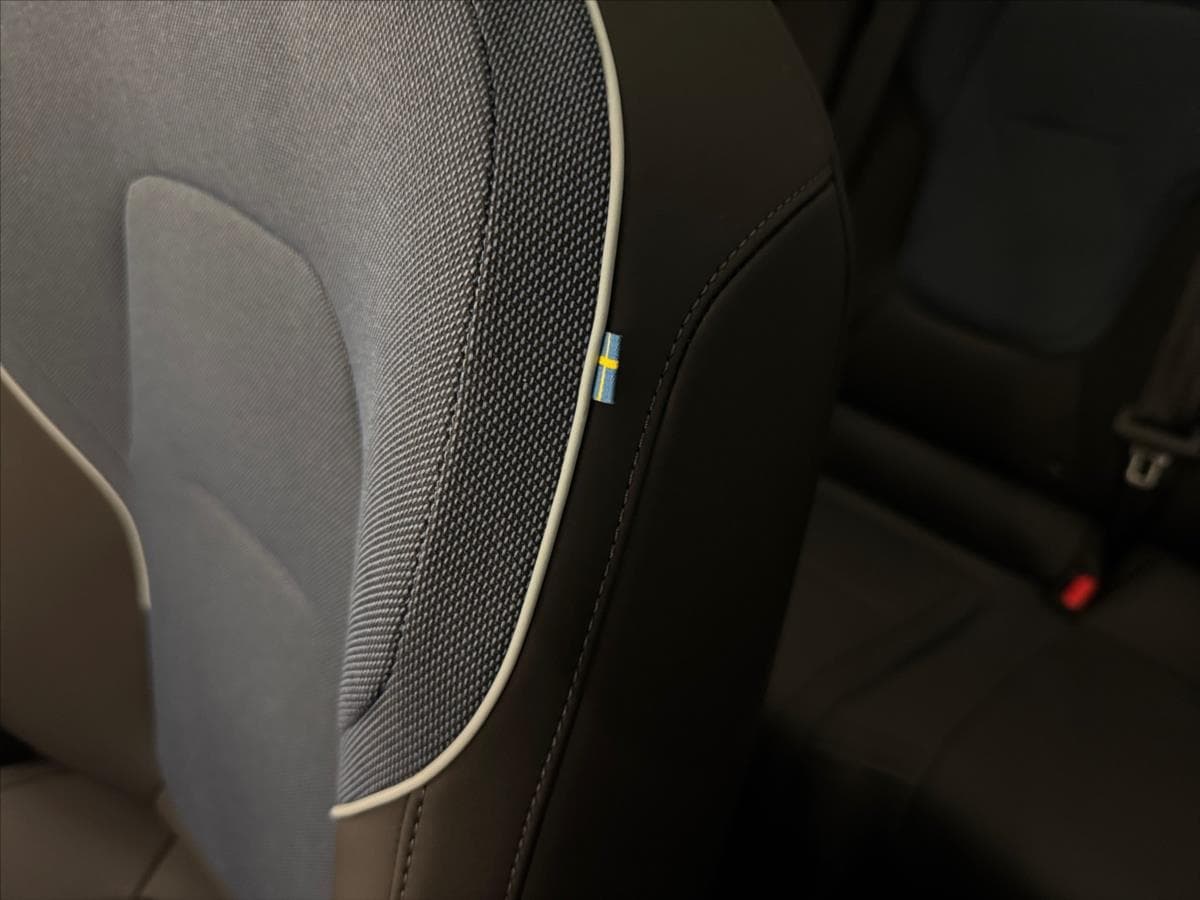 2025 Volvo Ex30 - 12