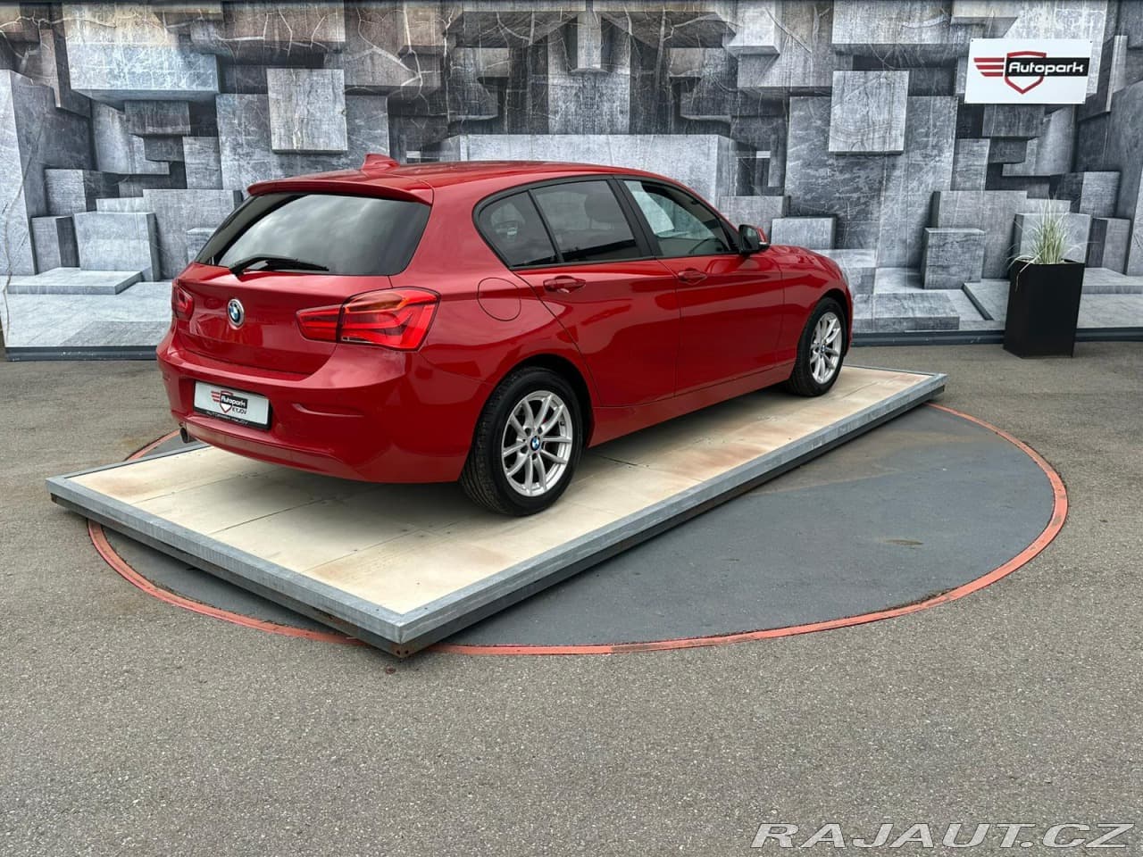 2017 BMW 1-Series - 6