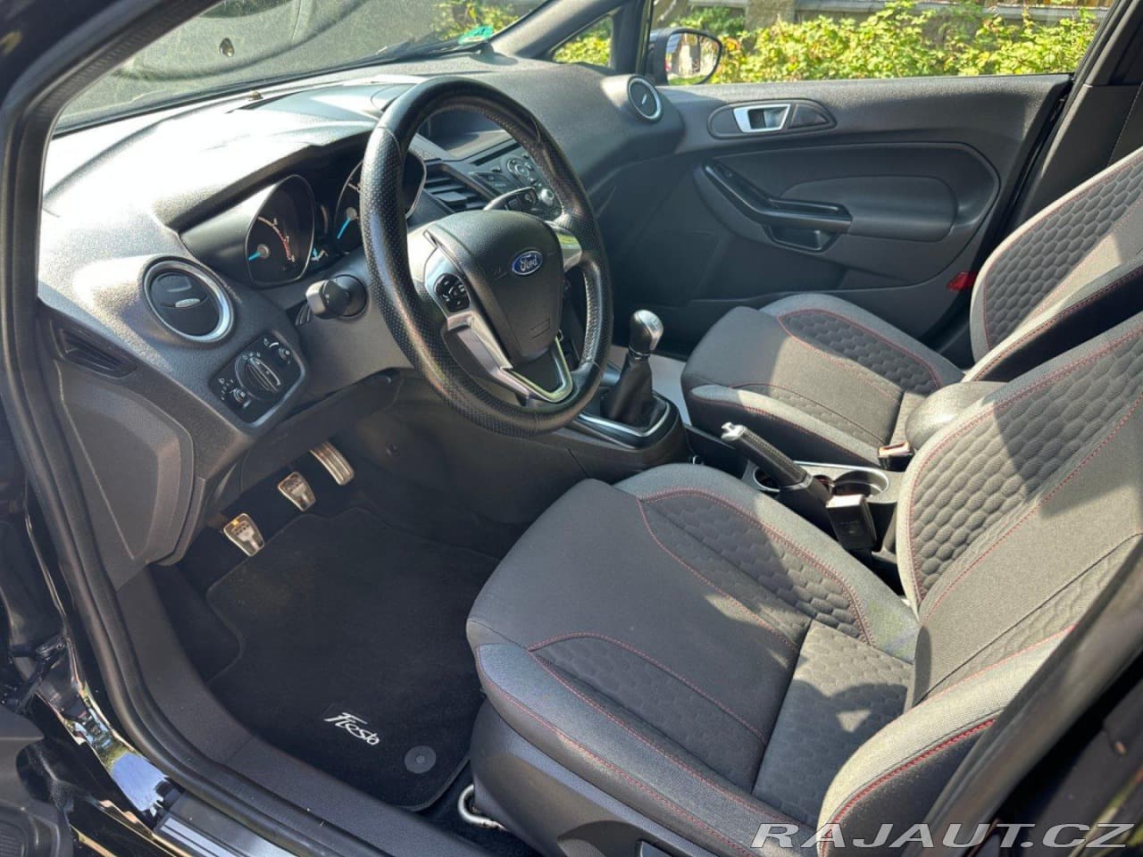 2017 Ford Fiesta - 12