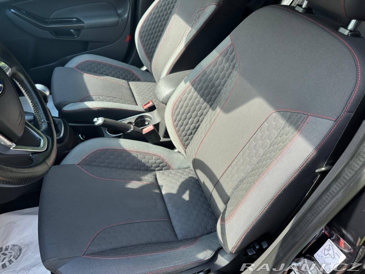 2017 Ford Fiesta - 13