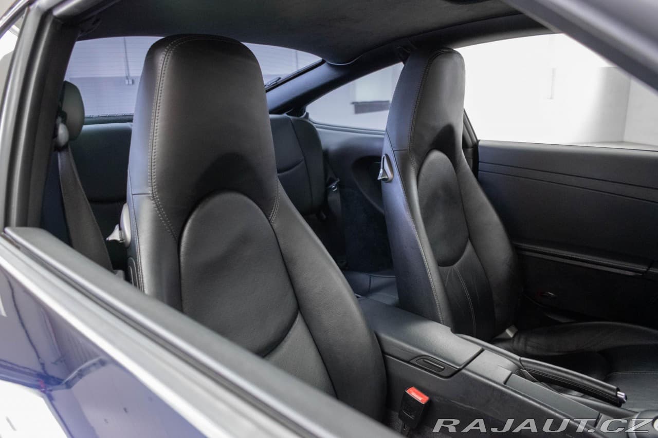 2004 Porsche 911 - 10