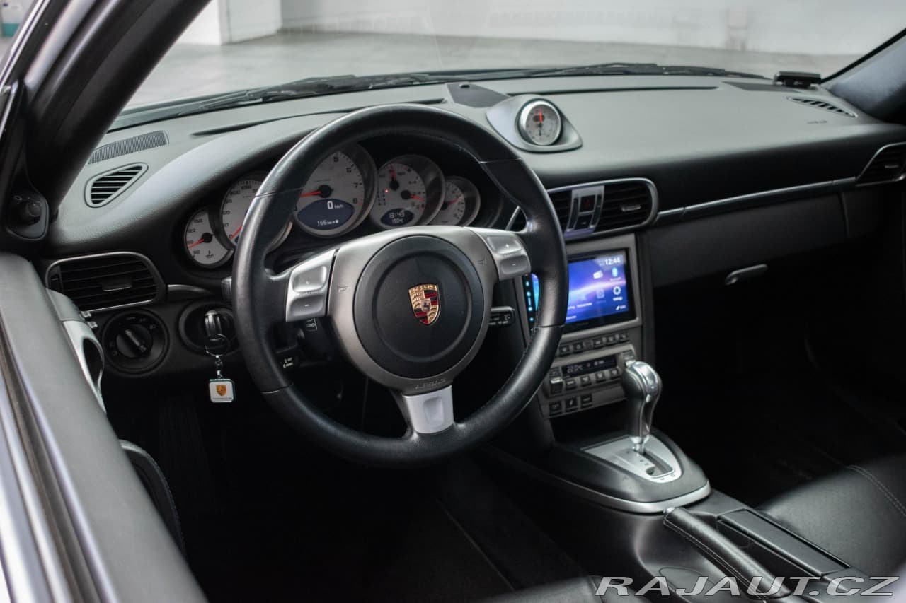 2004 Porsche 911 - 12