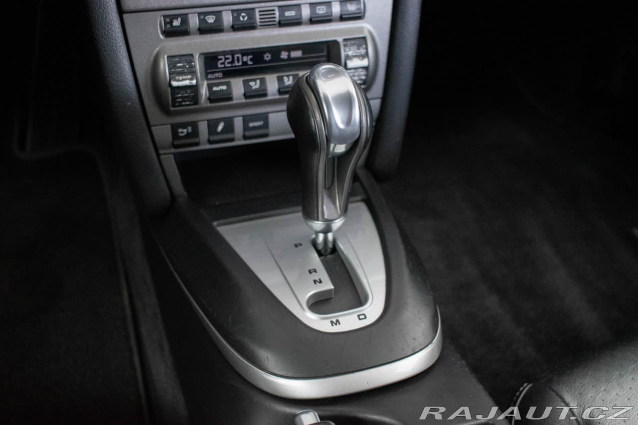 2004 Porsche 911 - 17