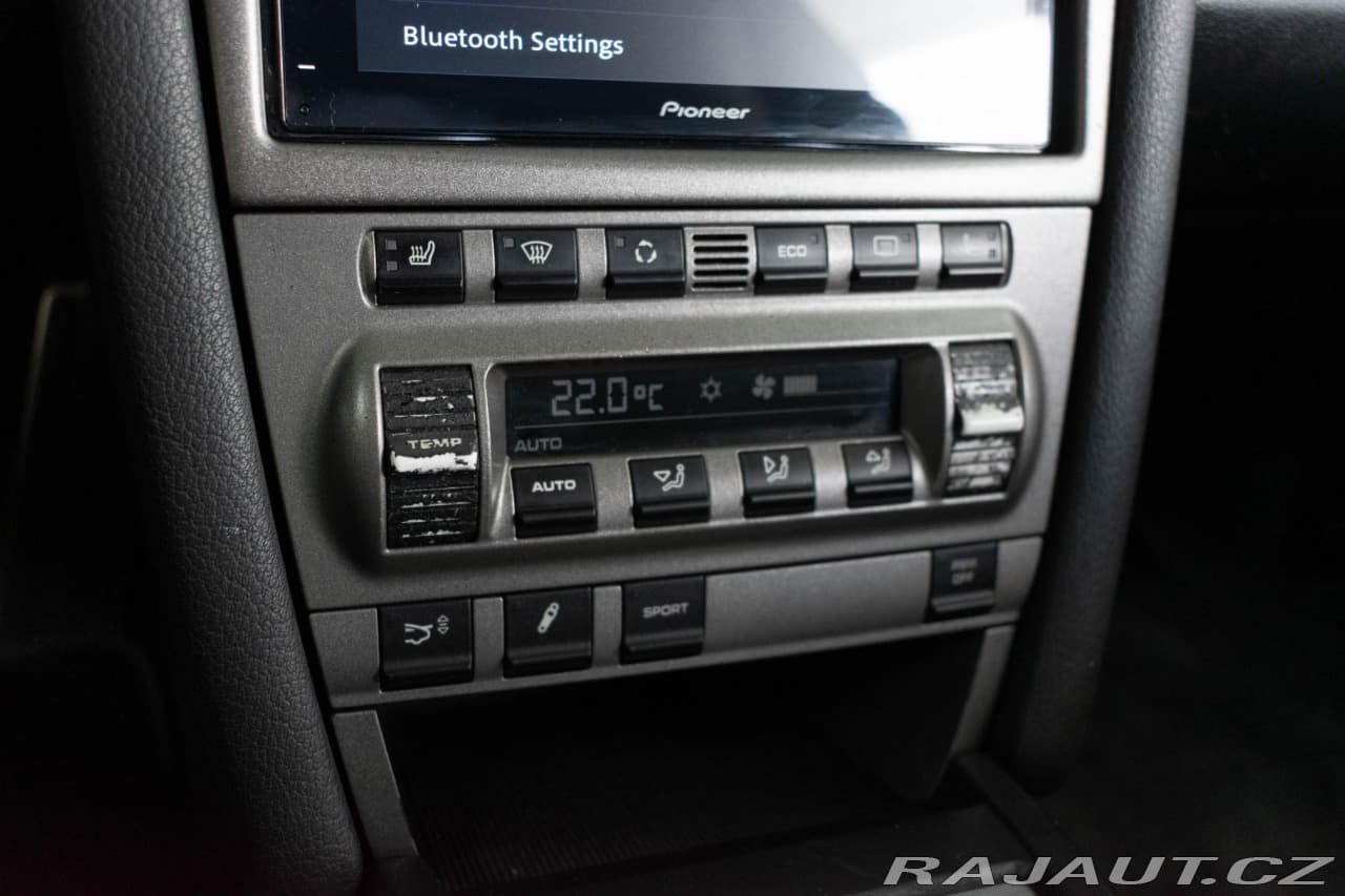 2004 Porsche 911 - 18