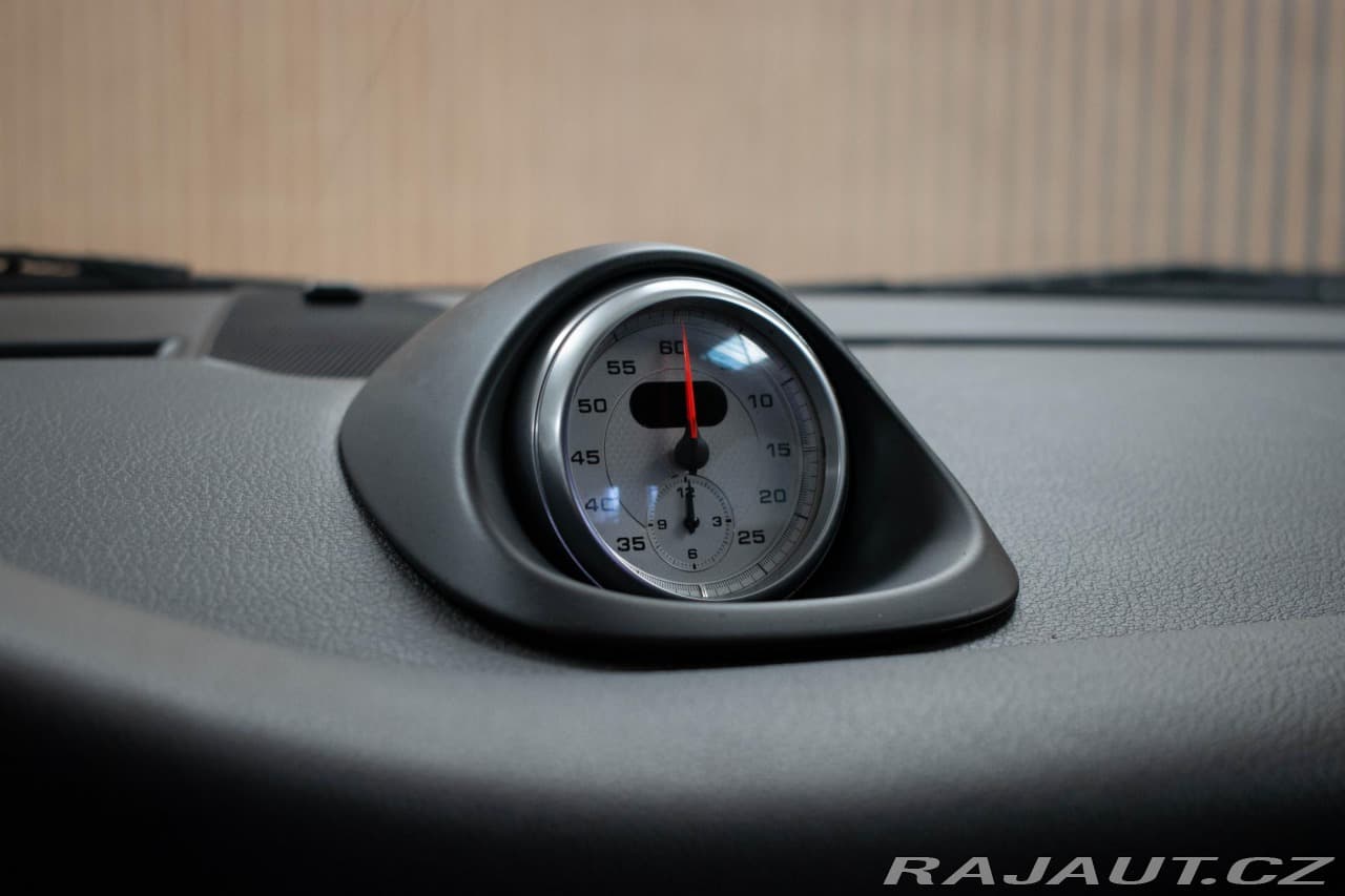 2004 Porsche 911 - 19