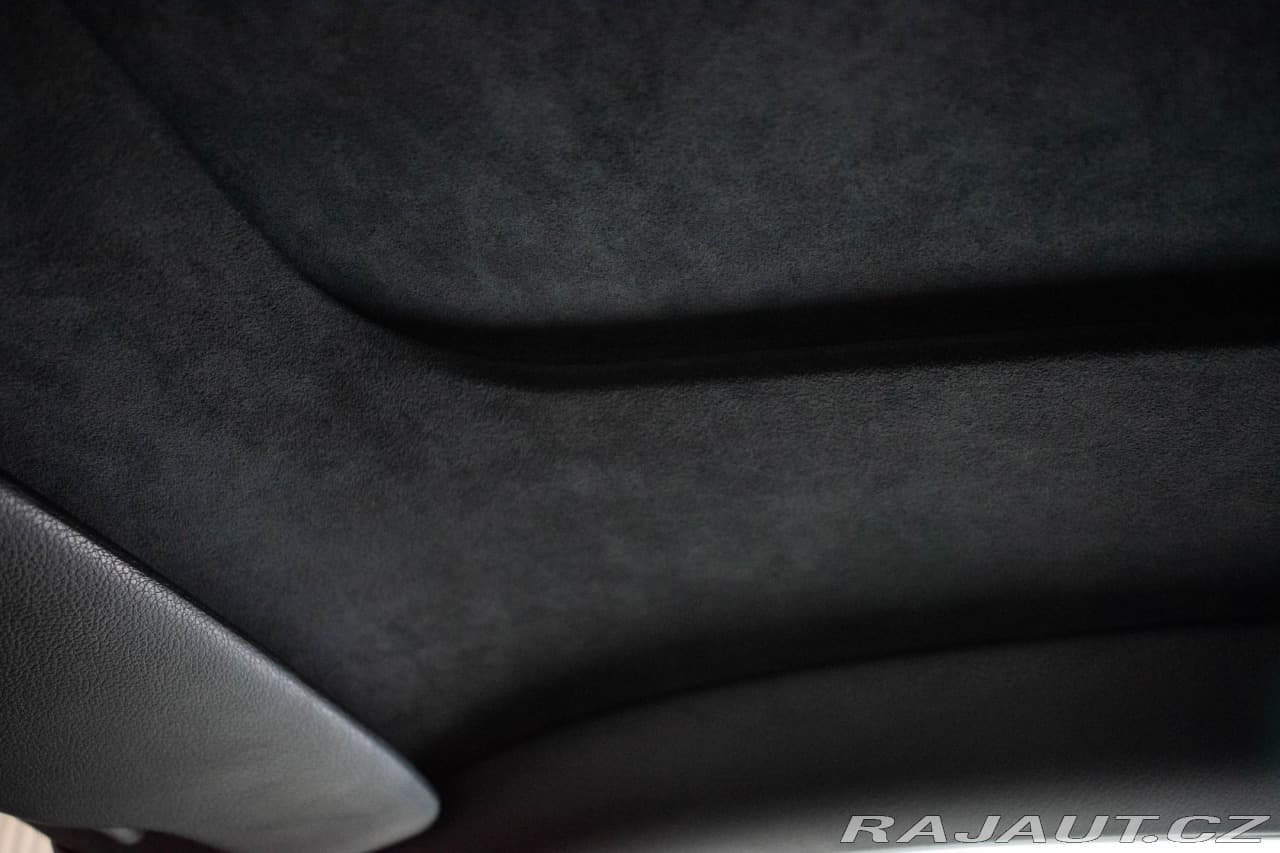 2004 Porsche 911 - 20