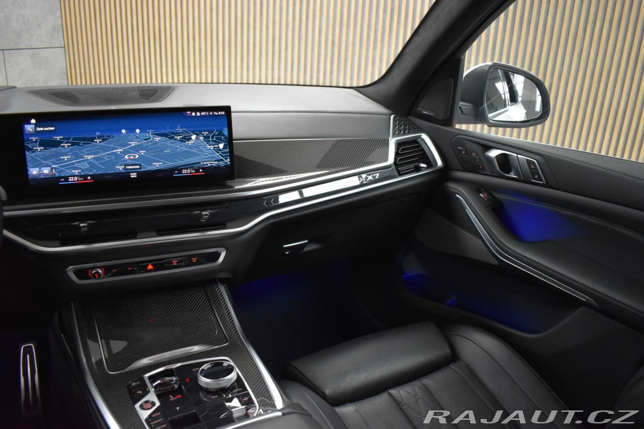 2022 BMW X7 - 10