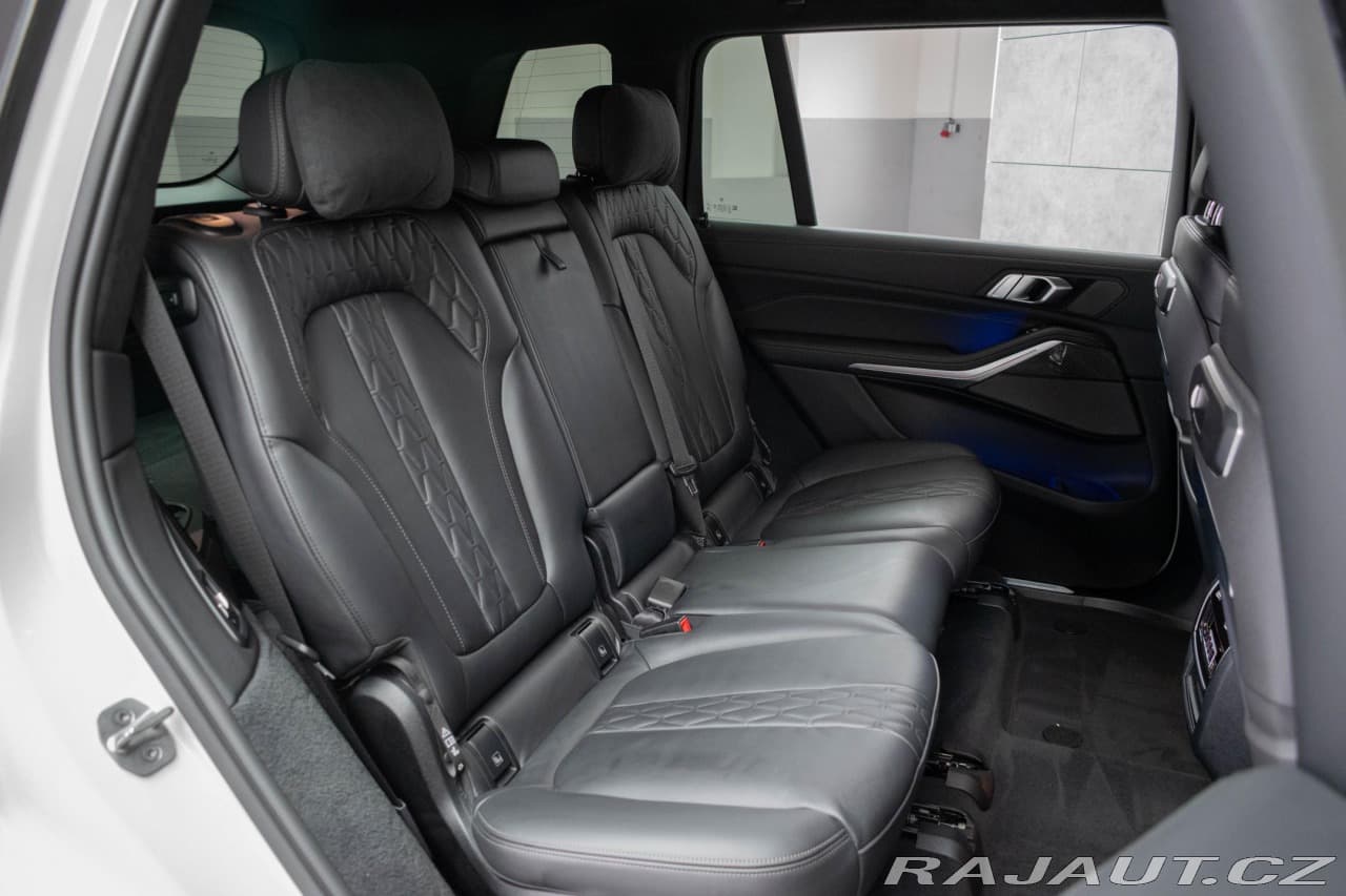 2022 BMW X7 - 14