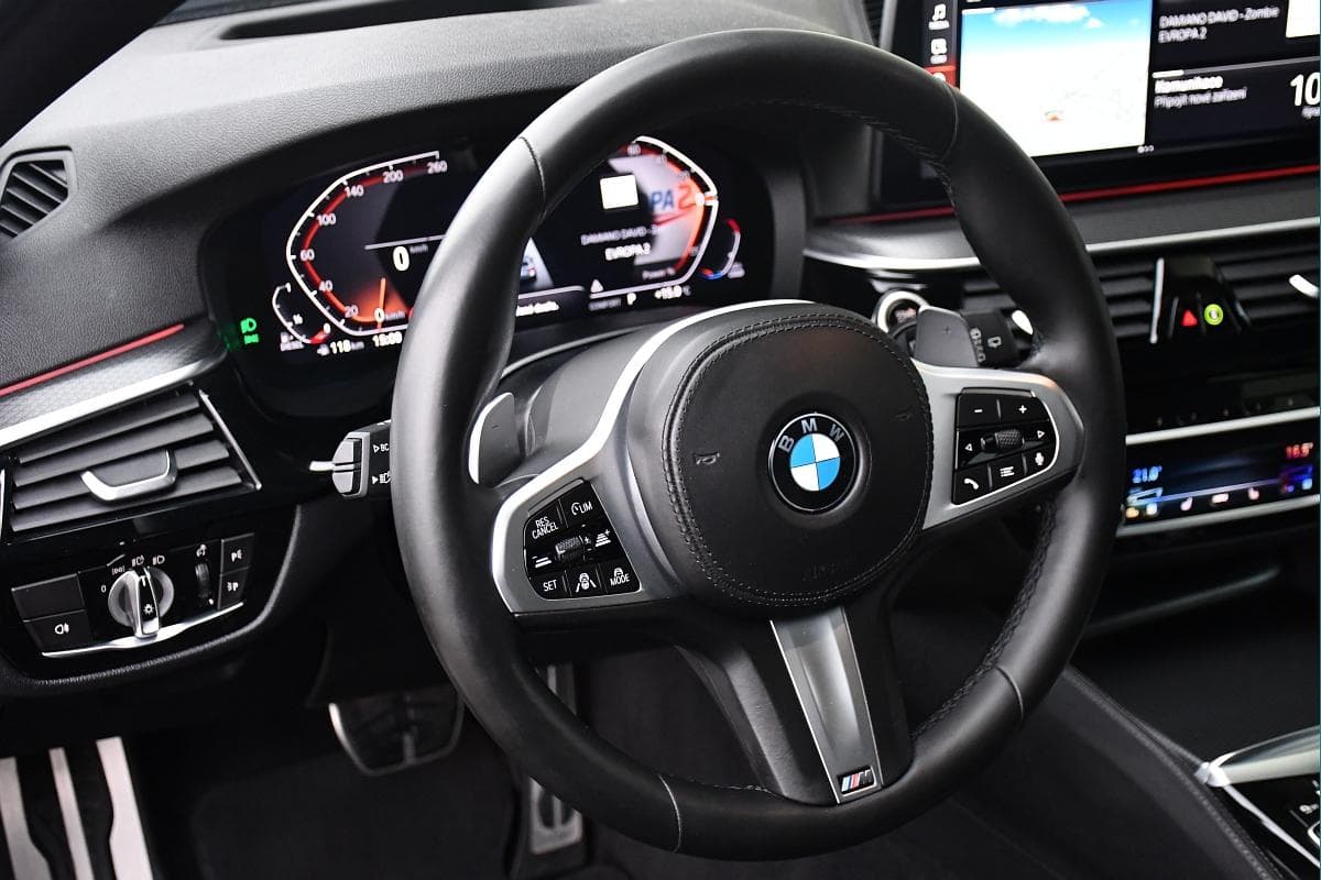 2021 BMW 5-Series - 16