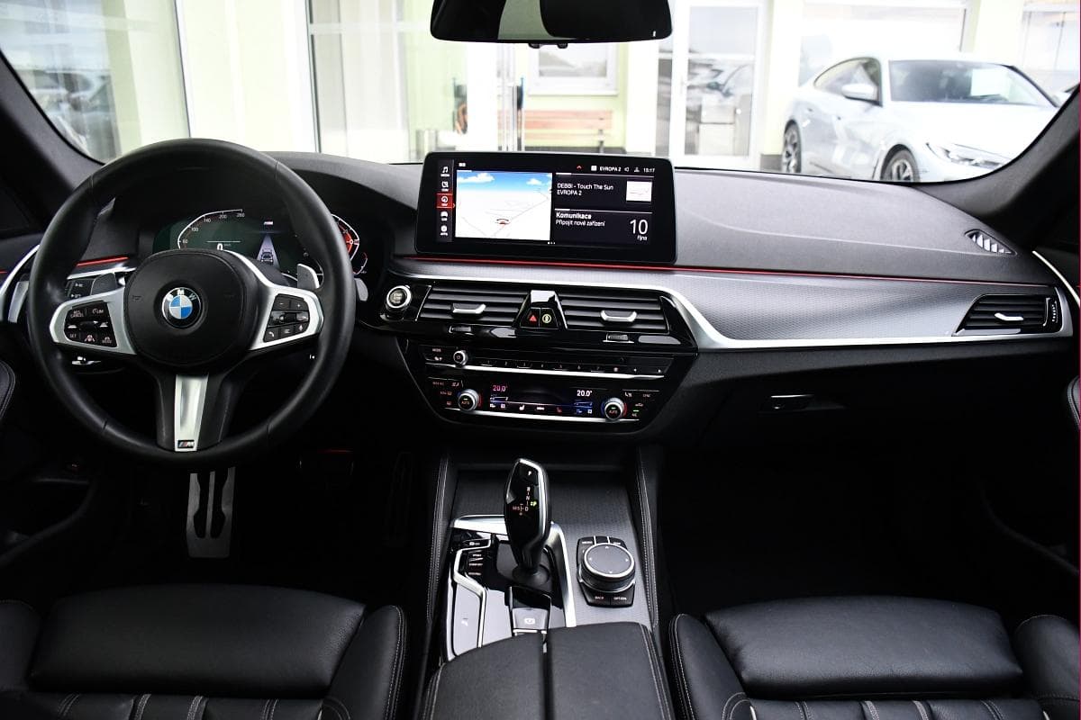 2021 BMW 5-Series - 5