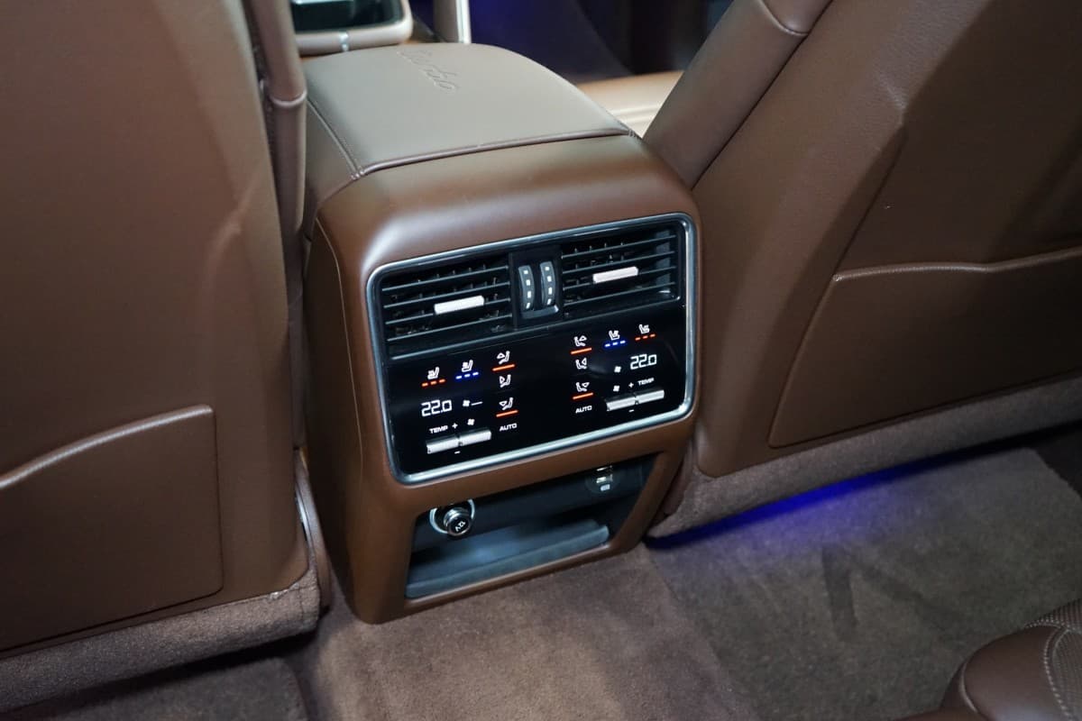 2018 Porsche Cayenne - 12