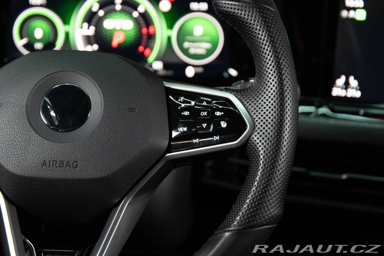 2021 Volkswagen Golf - 14