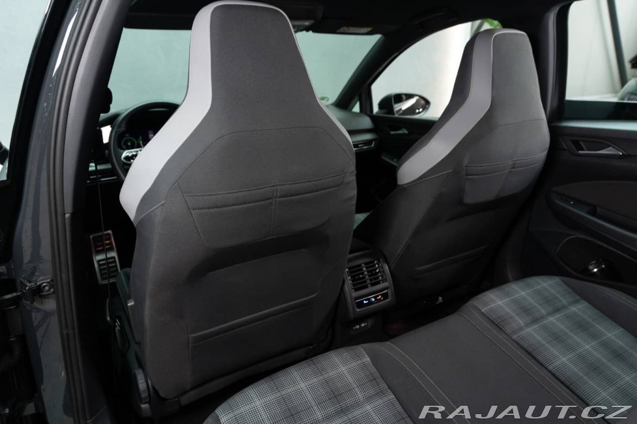 2021 Volkswagen Golf - 18