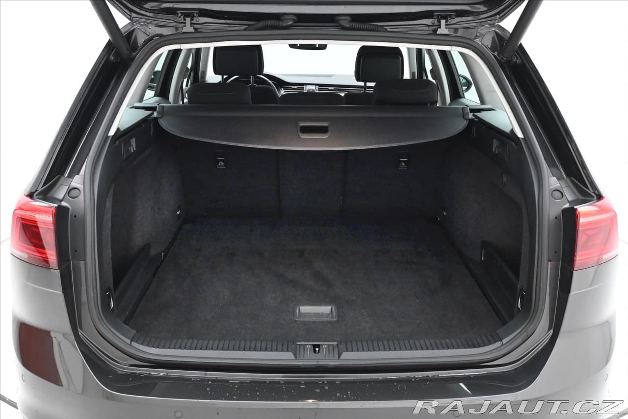 2021 Volkswagen Passat - 10