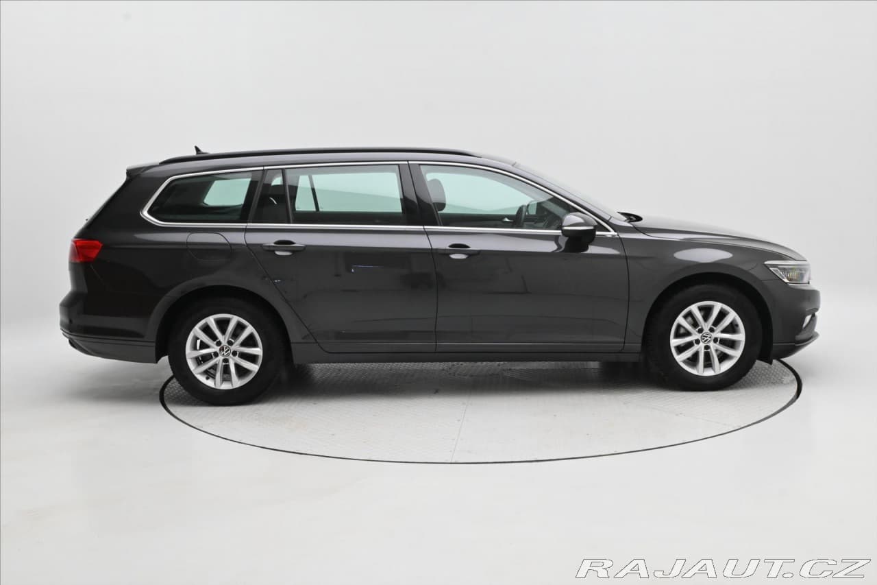 2021 Volkswagen Passat - 4