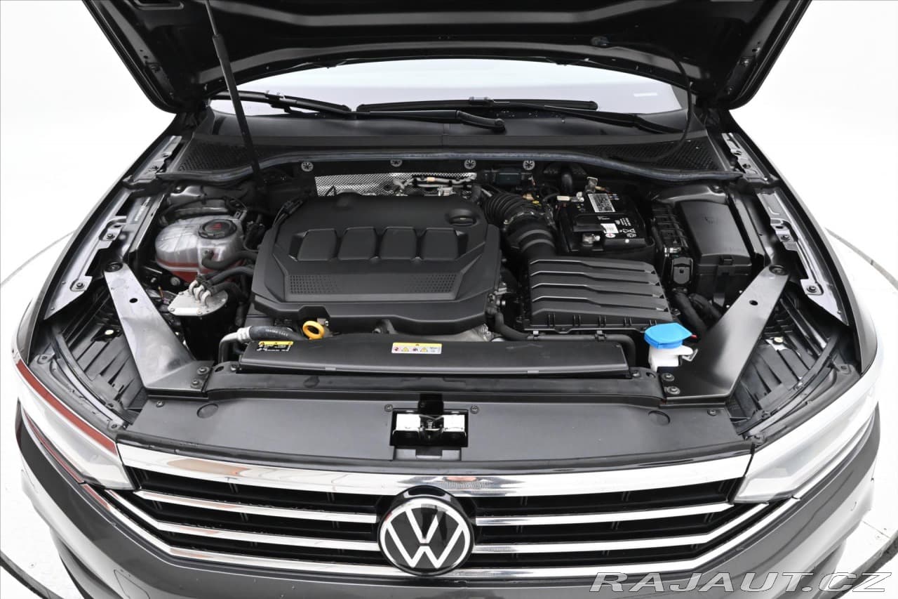 2021 Volkswagen Passat - 9