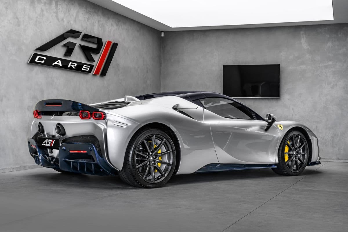 2025 Ferrari Sf90 - 5