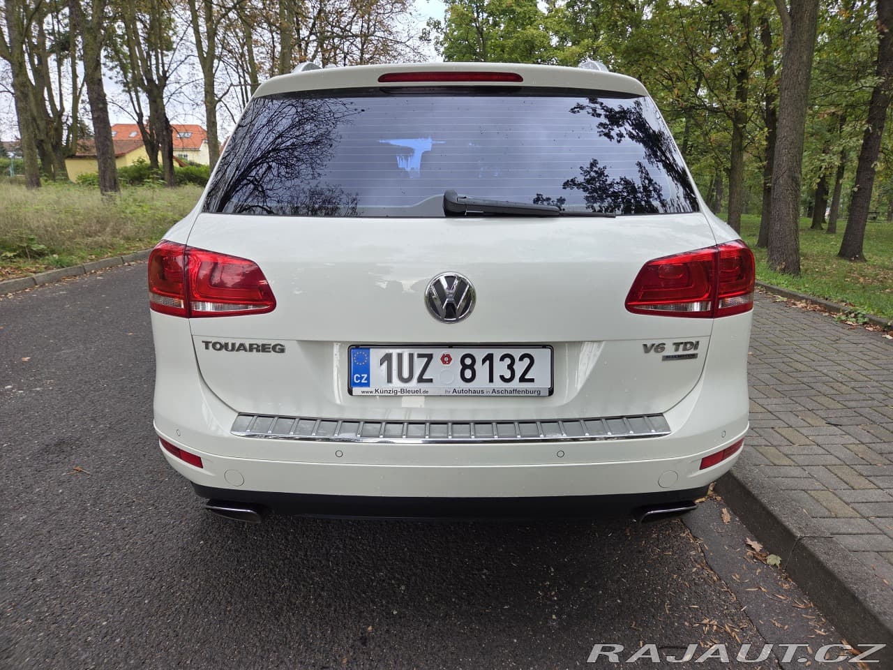 2011 Volkswagen Touareg - 8