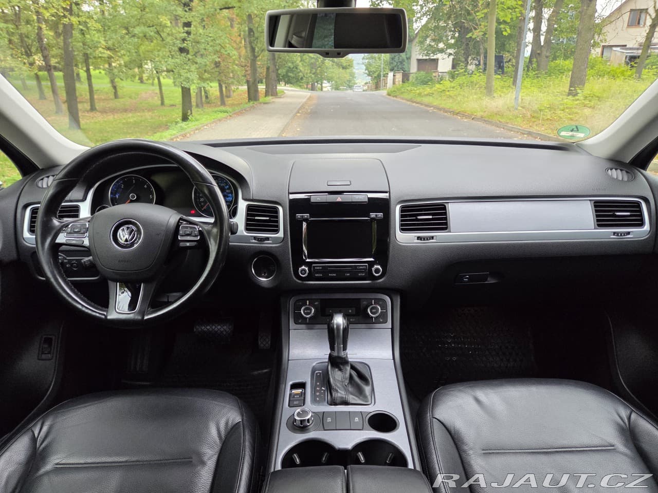 2011 Volkswagen Touareg - 9