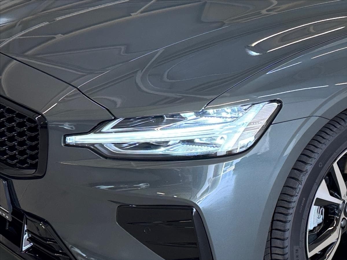 2025 Volvo V60 - 5