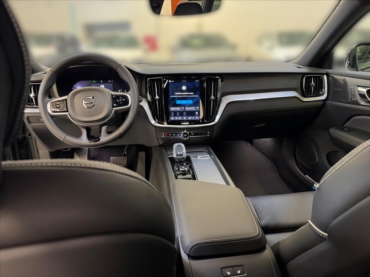 2025 Volvo V60 - 10