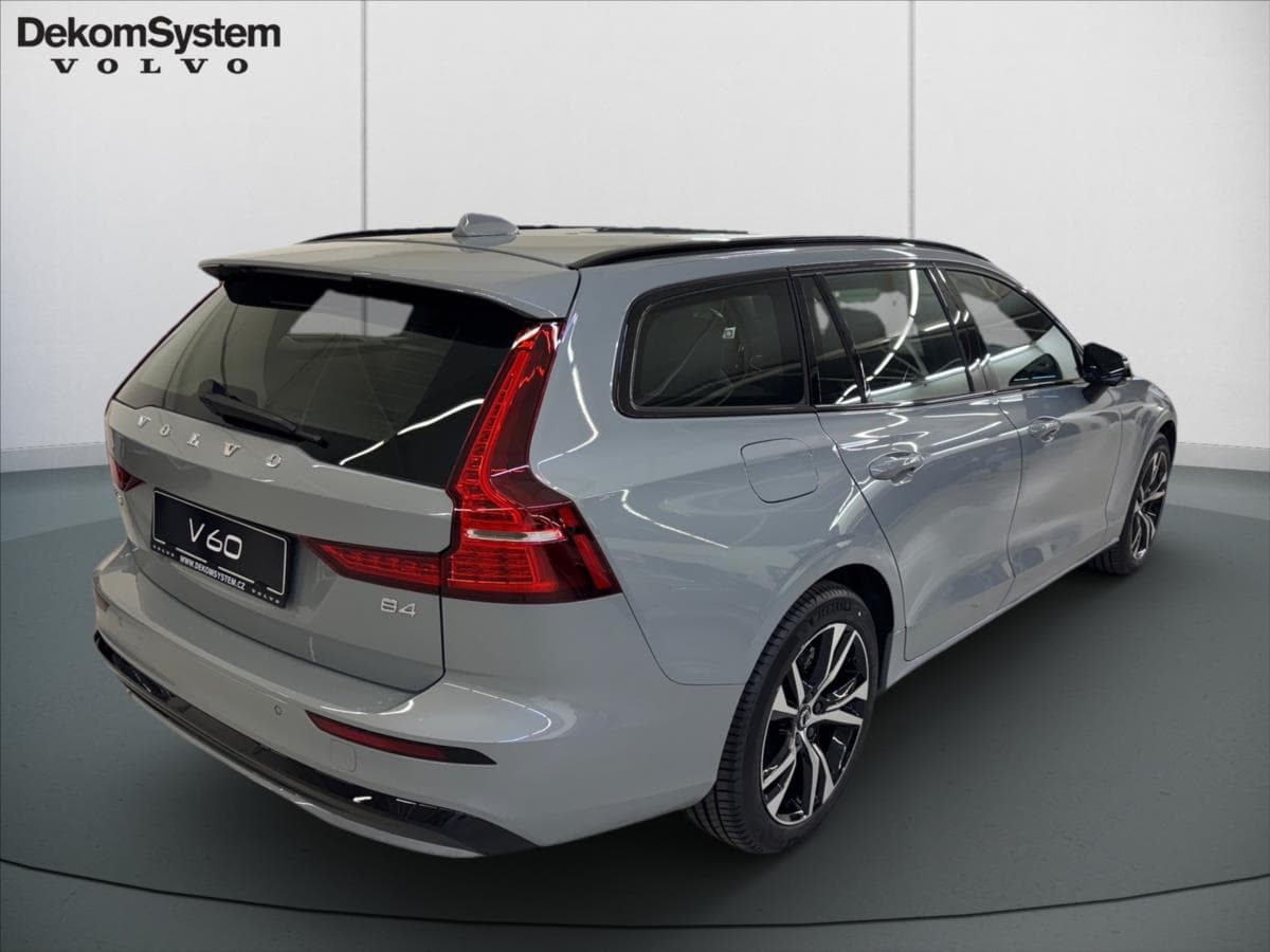 2025 Volvo V60 - 3