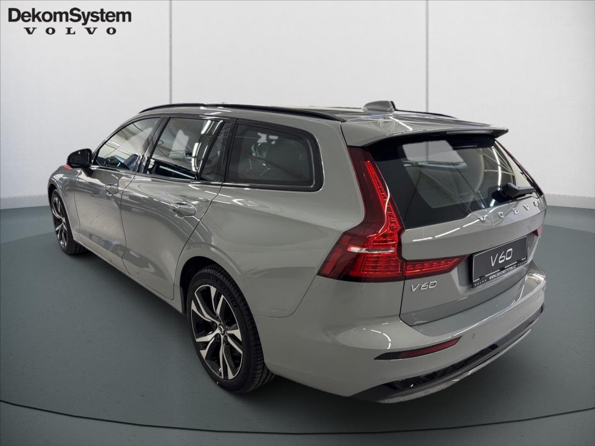 2025 Volvo V60 - 4