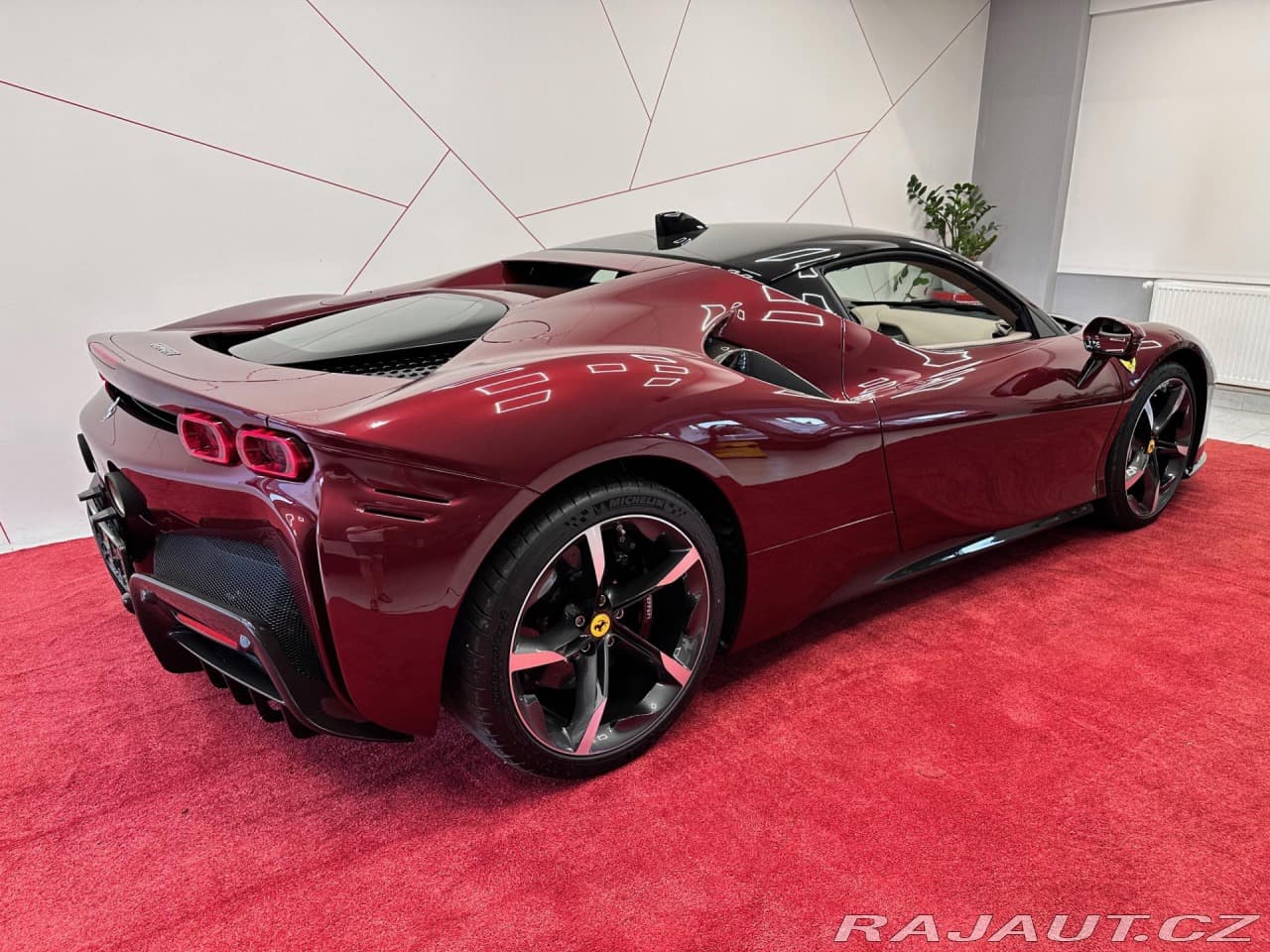 2024 Ferrari Sf90 - 2