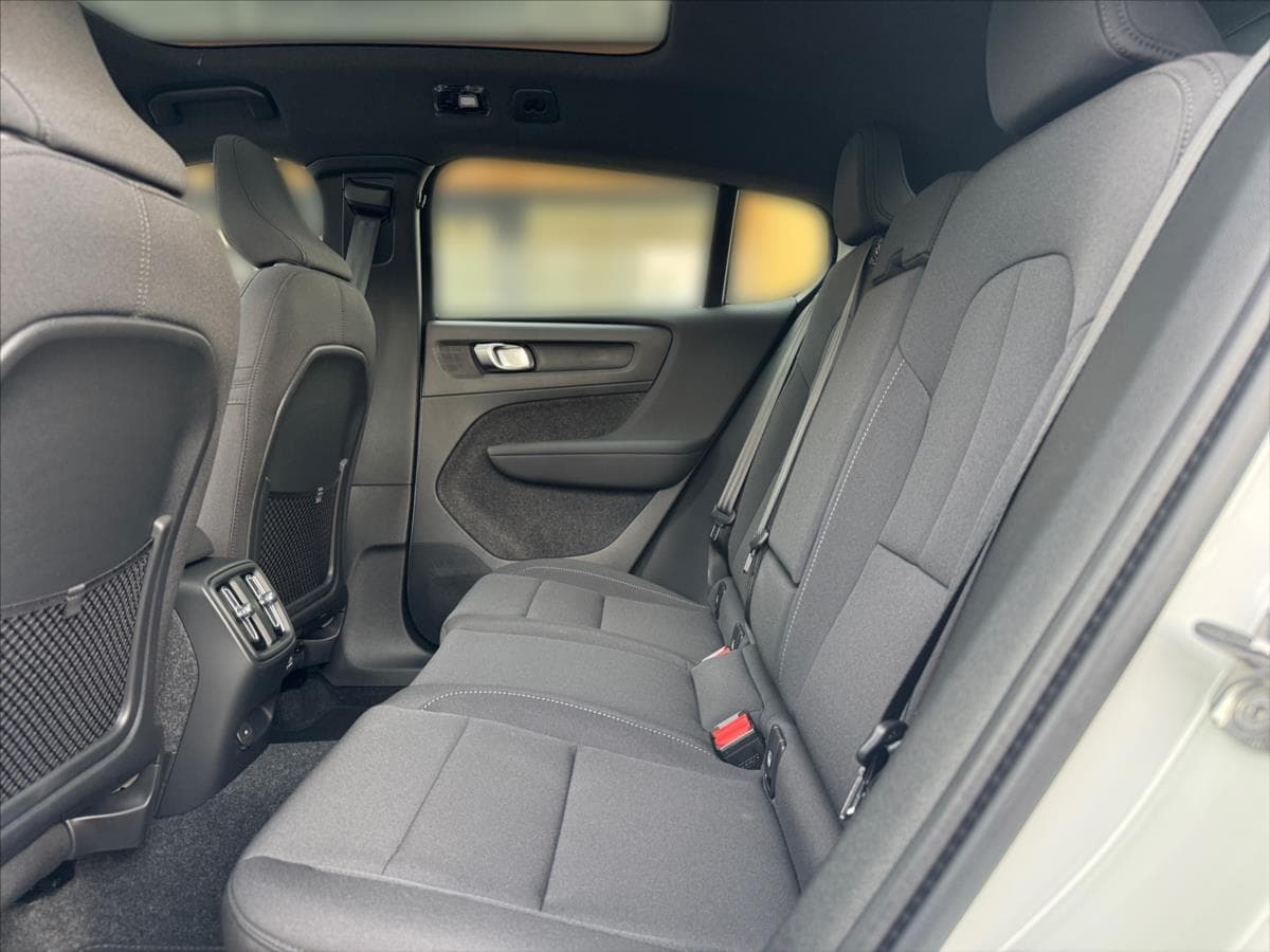 2025 Volvo Ec40 - 11