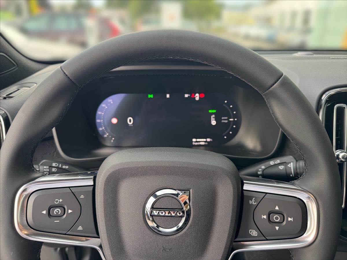 2025 Volvo Ec40 - 8
