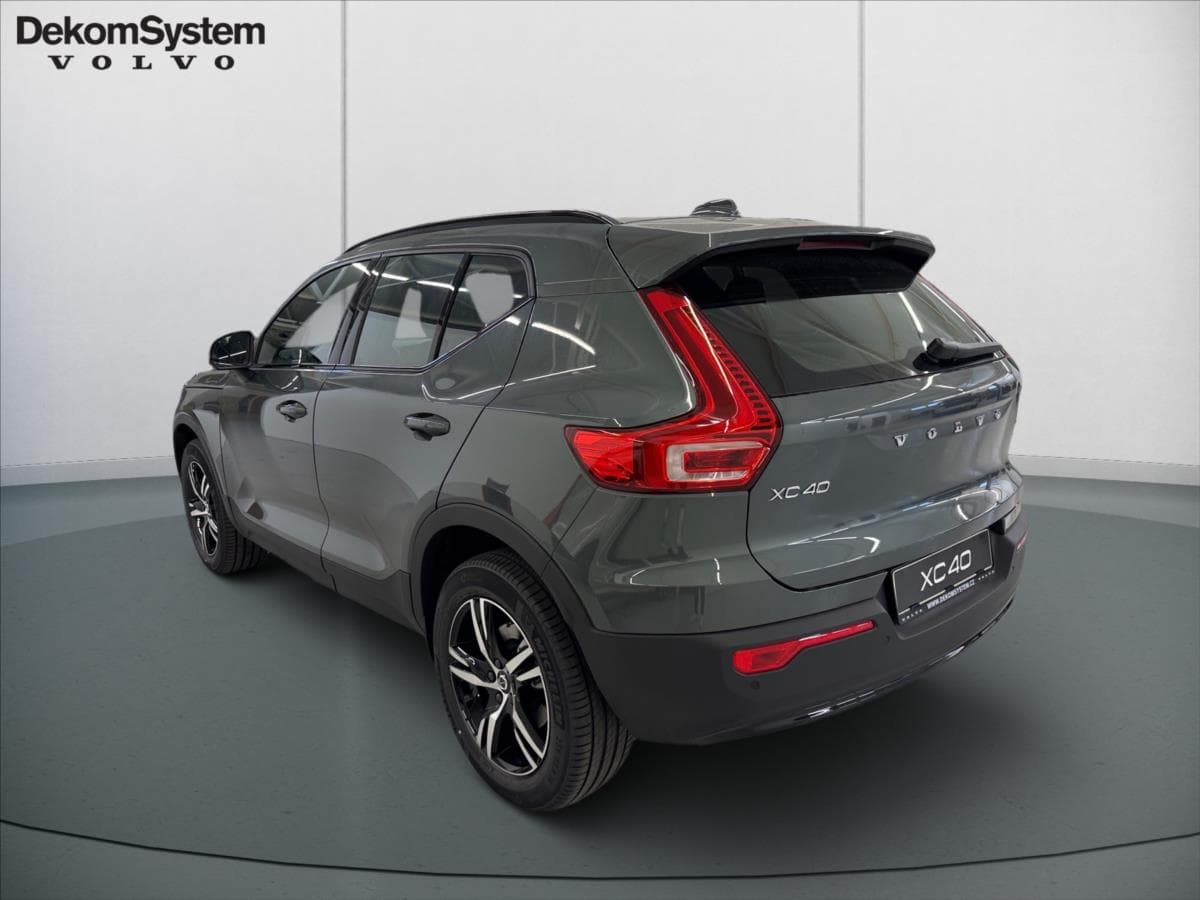 2025 Volvo Xc40 - 4
