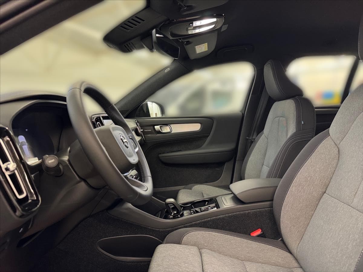 2025 Volvo Xc40 - 7