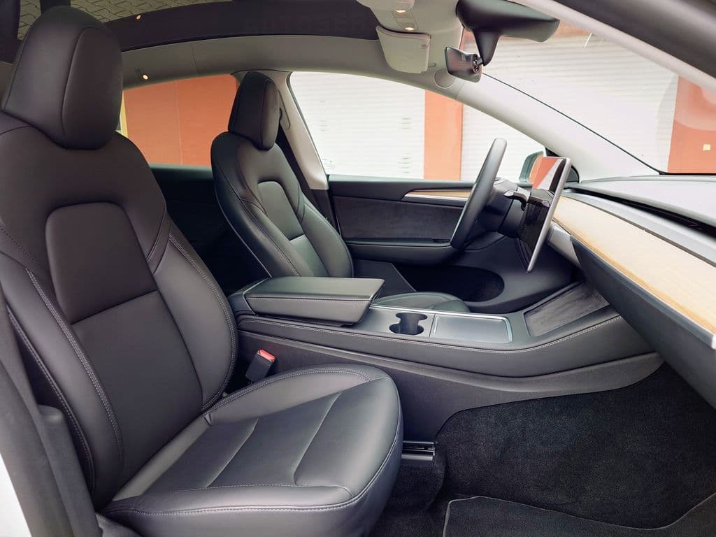 2023 Tesla Model Y - 13