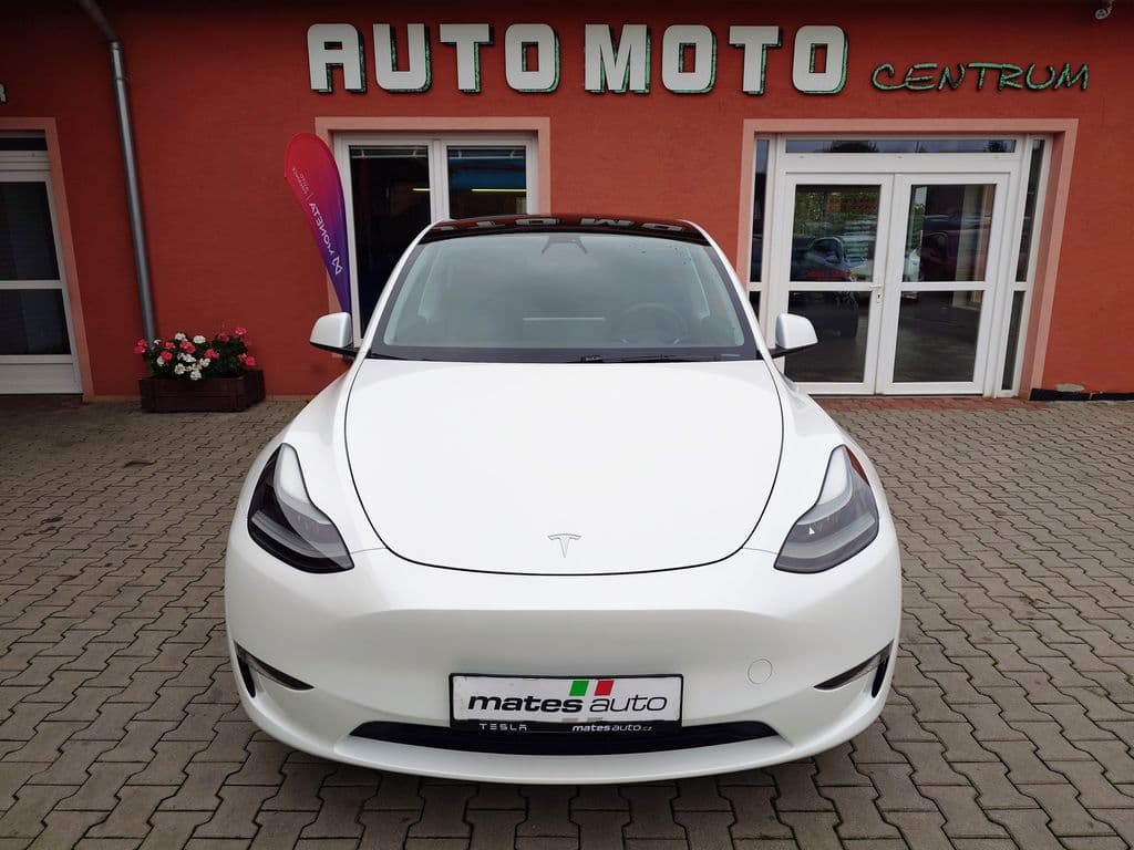 2023 Tesla Model Y - 7