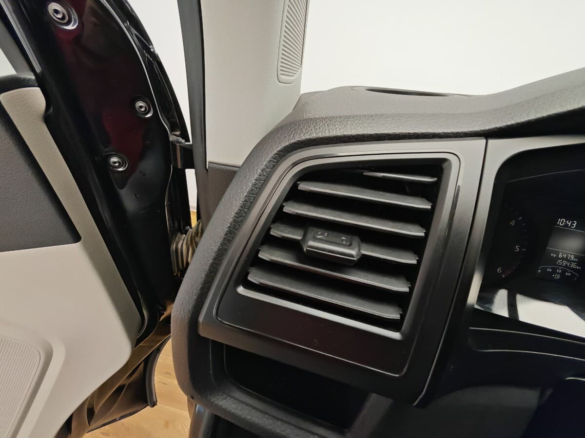 2016 Volkswagen Transporter - 20