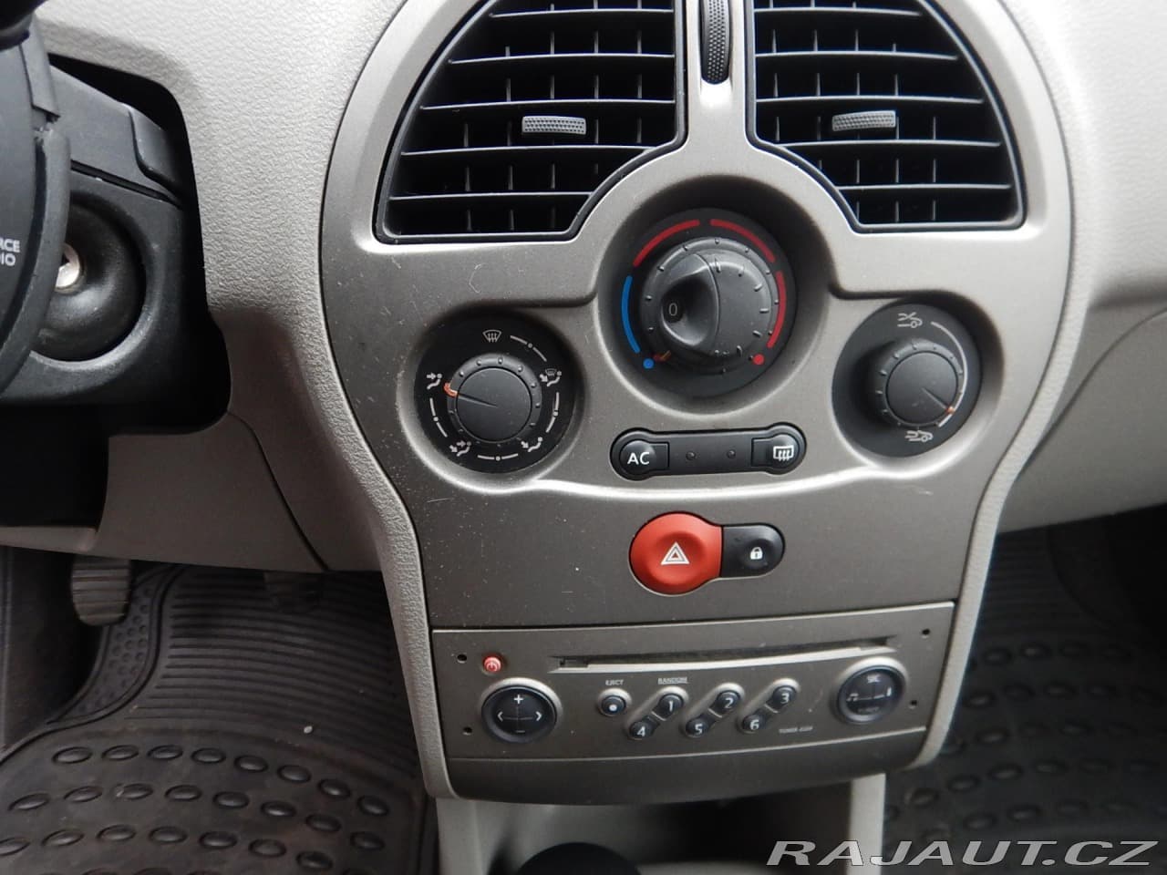 2005 Renault Modus - 18