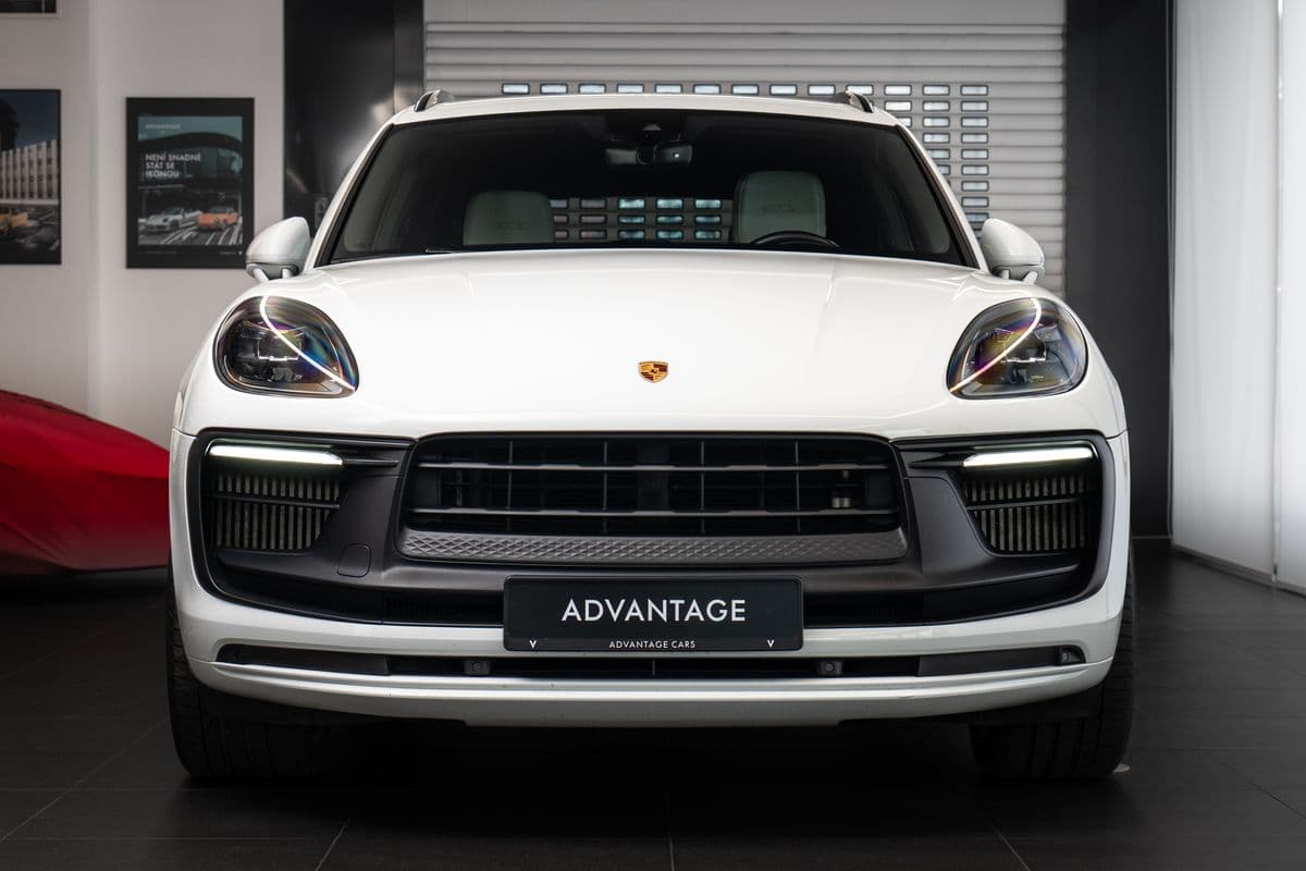2023 Porsche Macan - 2