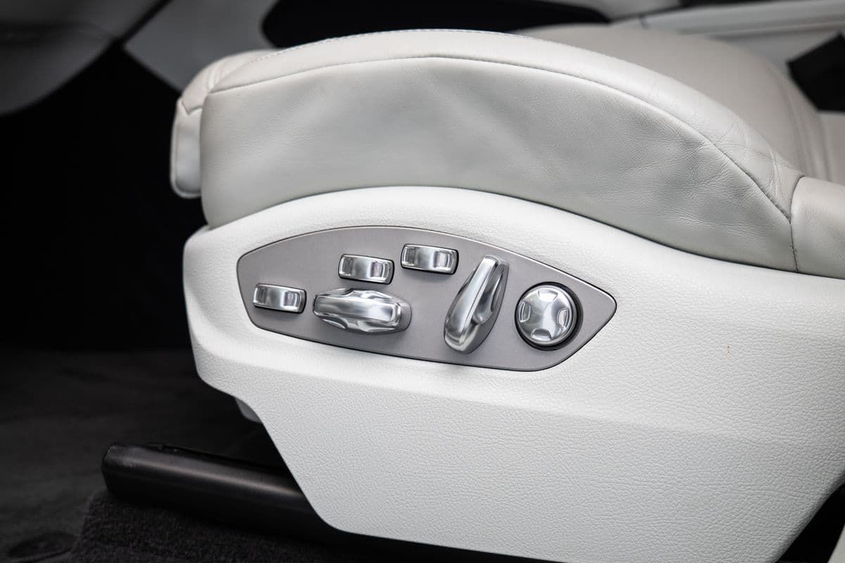 2023 Porsche Macan - 8