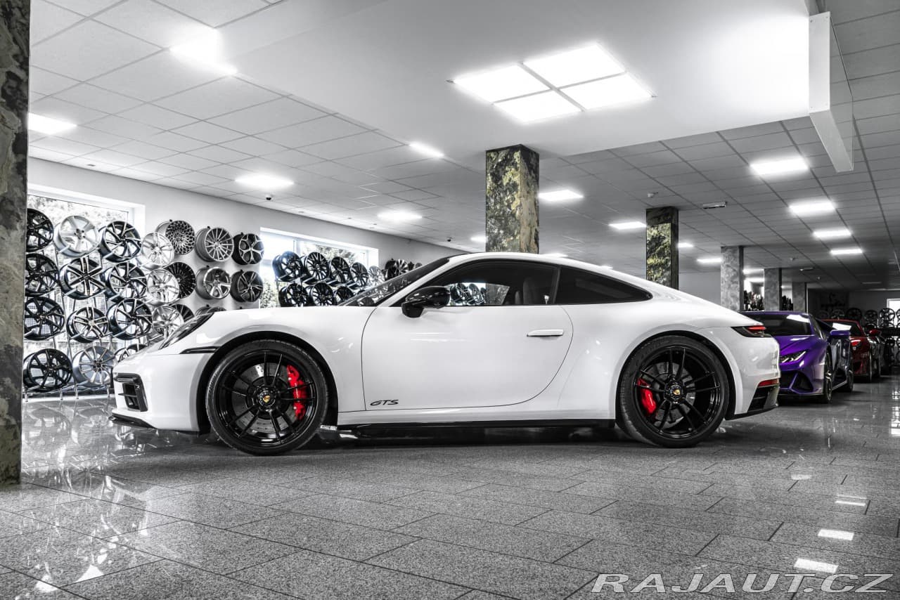 2022 Porsche 911 - 3