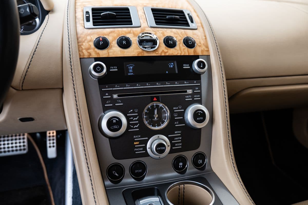 2010 Aston Martin Rapide - 13