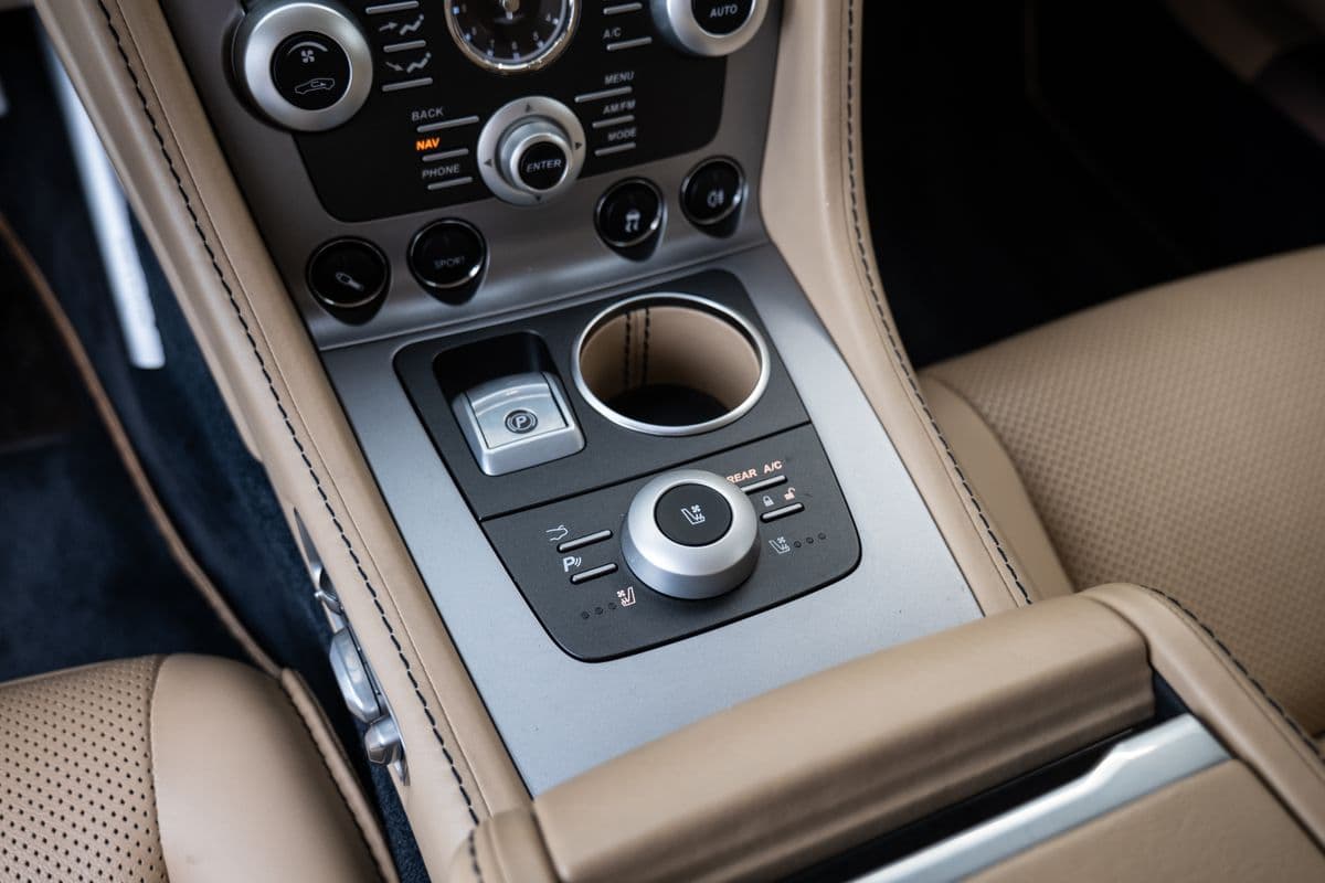 2010 Aston Martin Rapide - 14