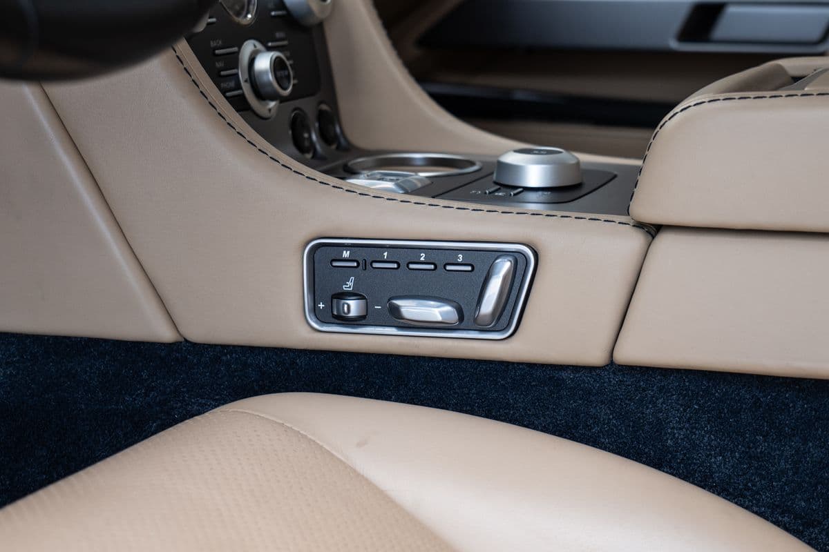 2010 Aston Martin Rapide - 8