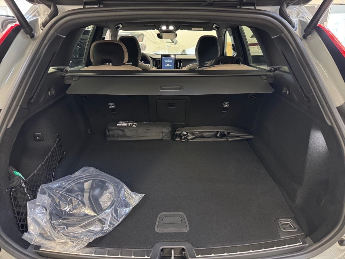 2025 Volvo Xc60 - 12