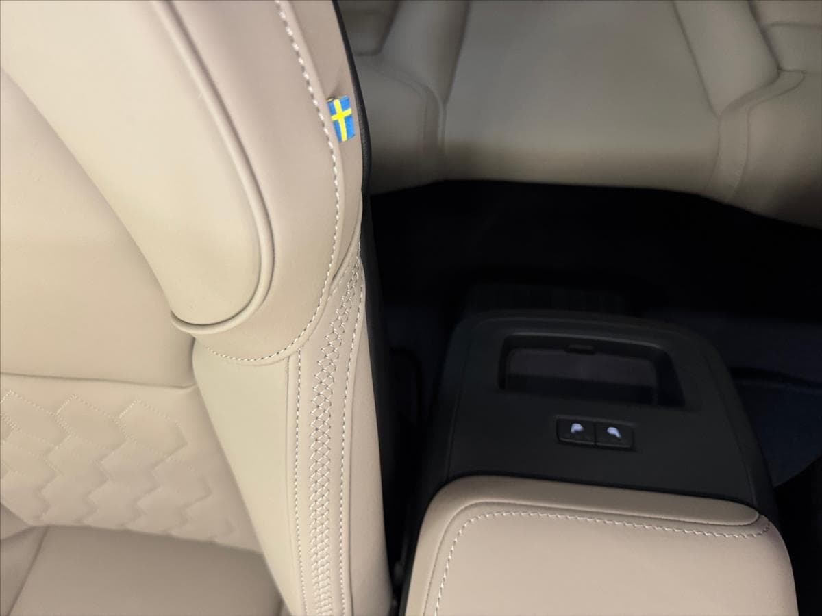 2025 Volvo Xc60 - 16