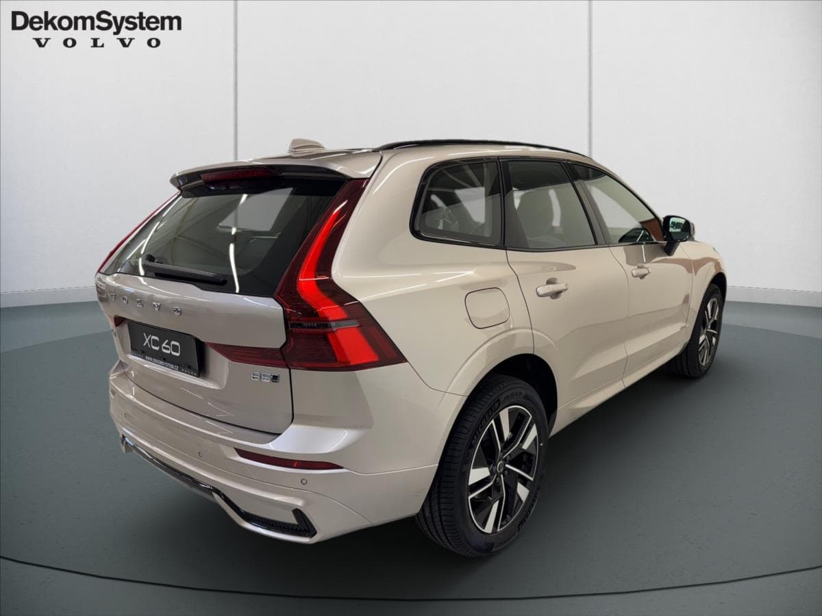 2025 Volvo Xc60 - 3