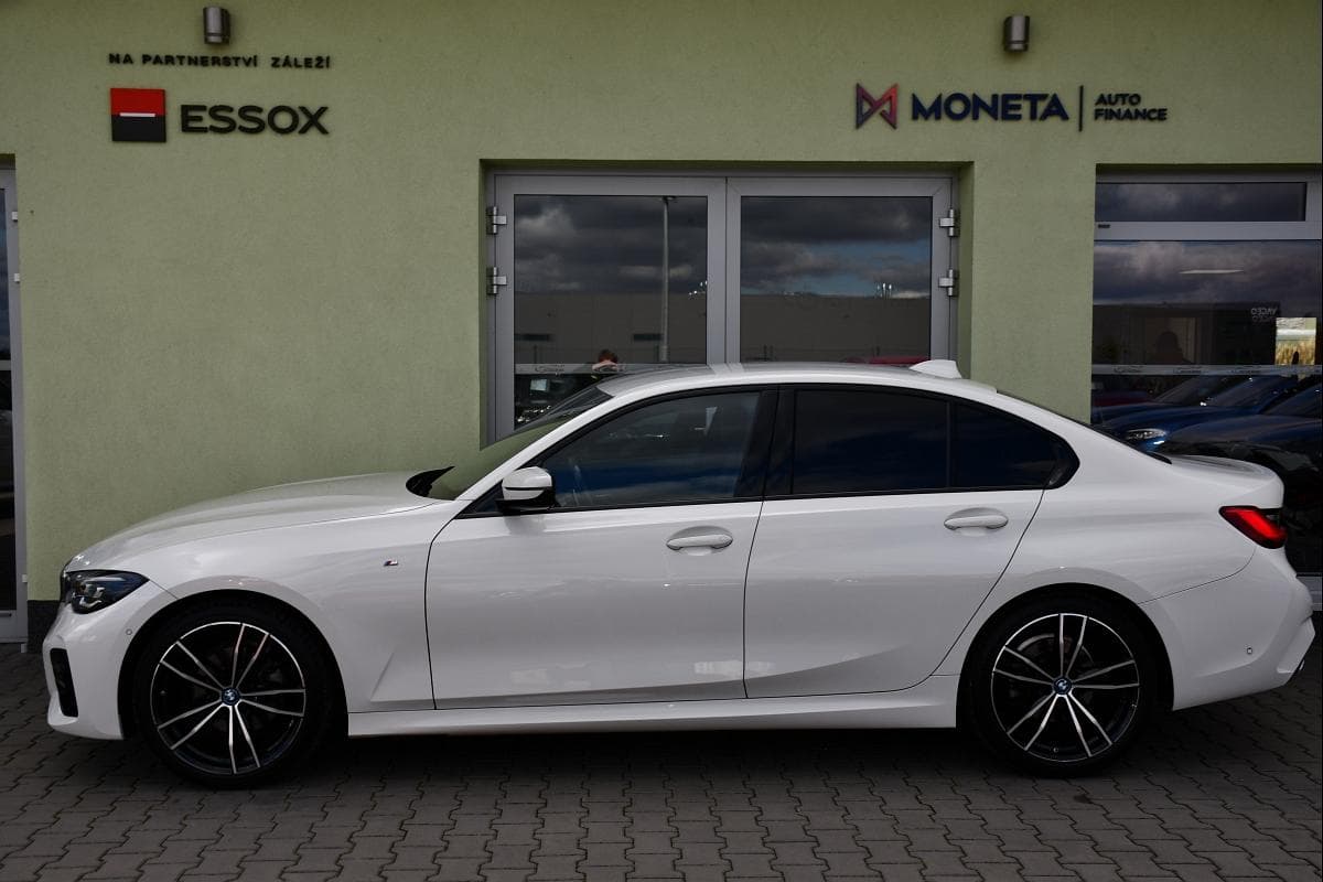 2021 BMW 3-Series - 11